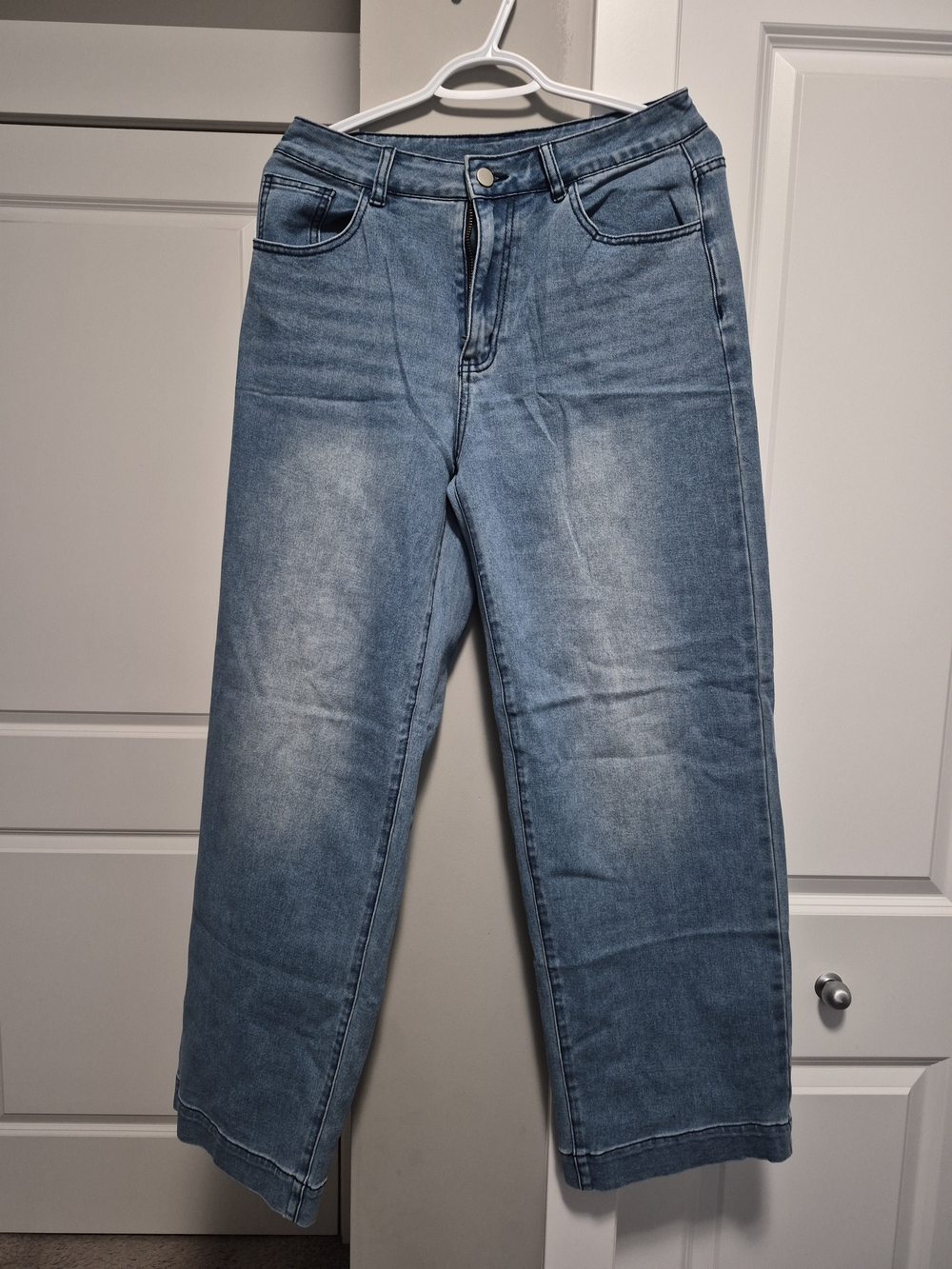 Men's Light Blue Straight-Leg Jeans